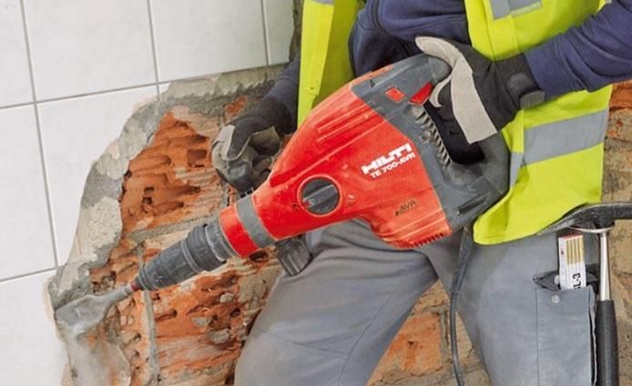 تخریب‌ساختمان‌باهیلتی‌ونصب‌واجرای‌میلگردبستر|خدمات پیشه و مهارت|شهرکرد, |دیوار