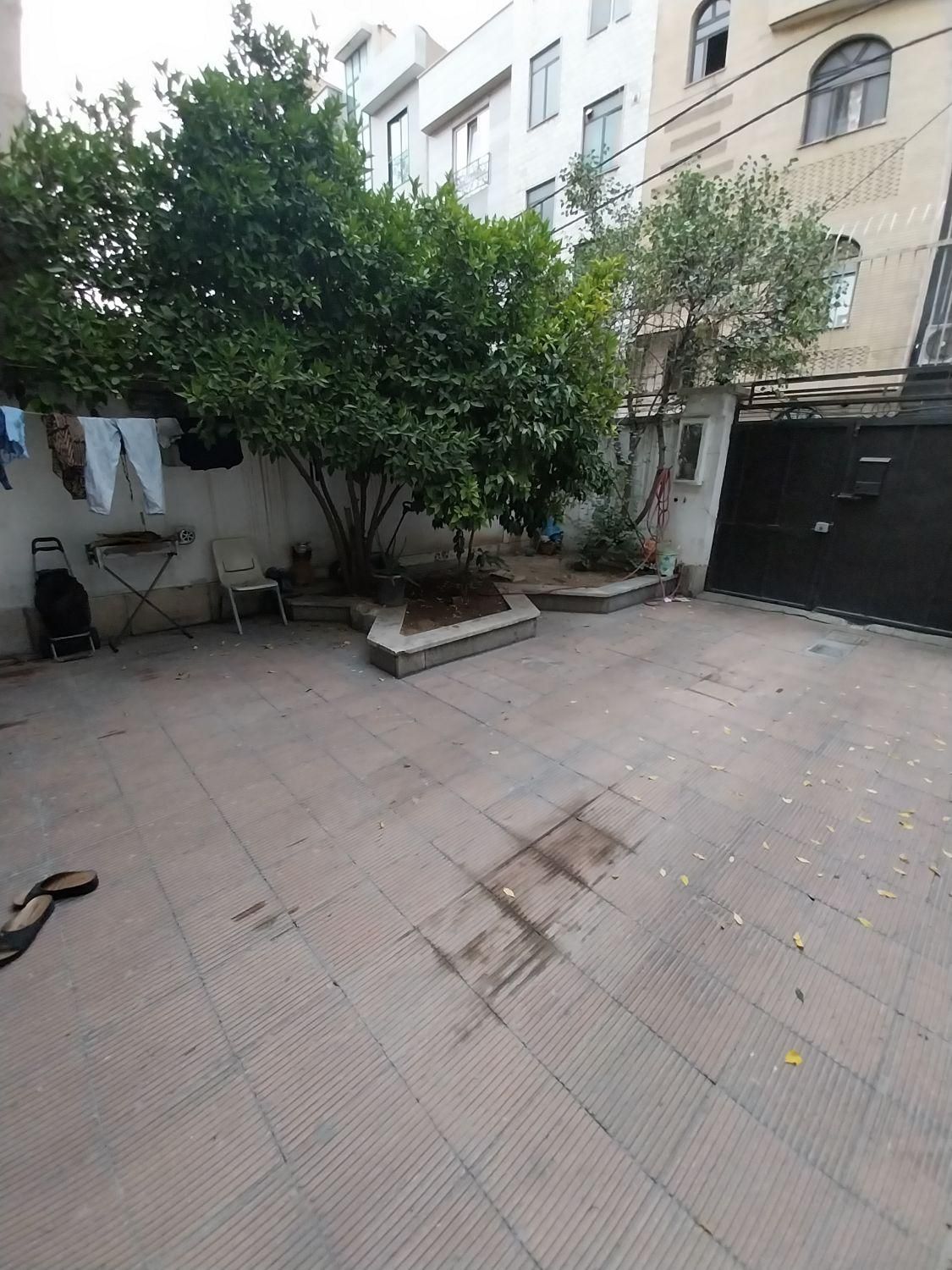 ۲۵۰مترزیربناویلای ۳طبقه حیاط دار شمالی قصرالدشت|اجارهٔ آپارتمان|تهران, شادمهر|دیوار