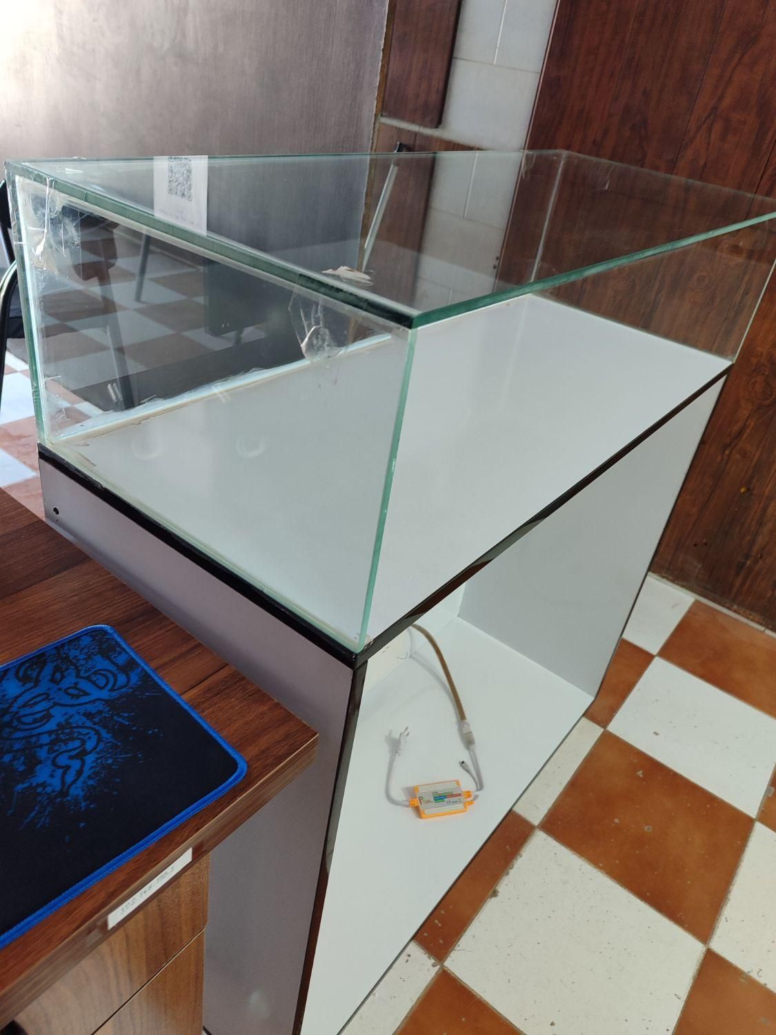 ویترین لوازم جانبی موبایل|فروشگاه و مغازه|مرودشت, شهرک مهدیه|دیوار