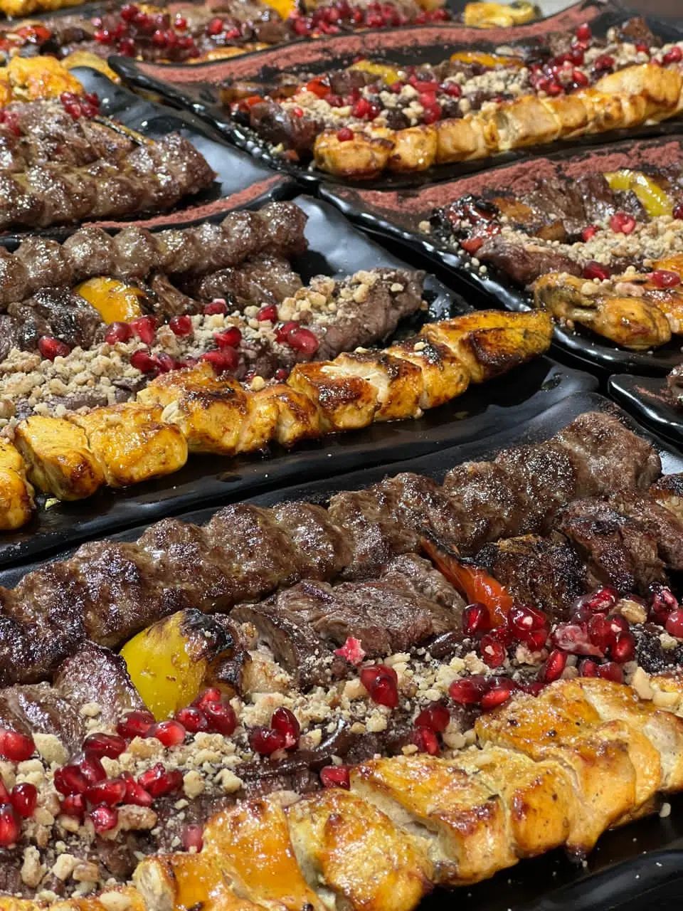 مدیر آشپزخانه- گریل کار- پیتزازن- پاستا پز- ظرفشور|استخدام خدمات فروشگاه و رستوران|ارومیه, |دیوار