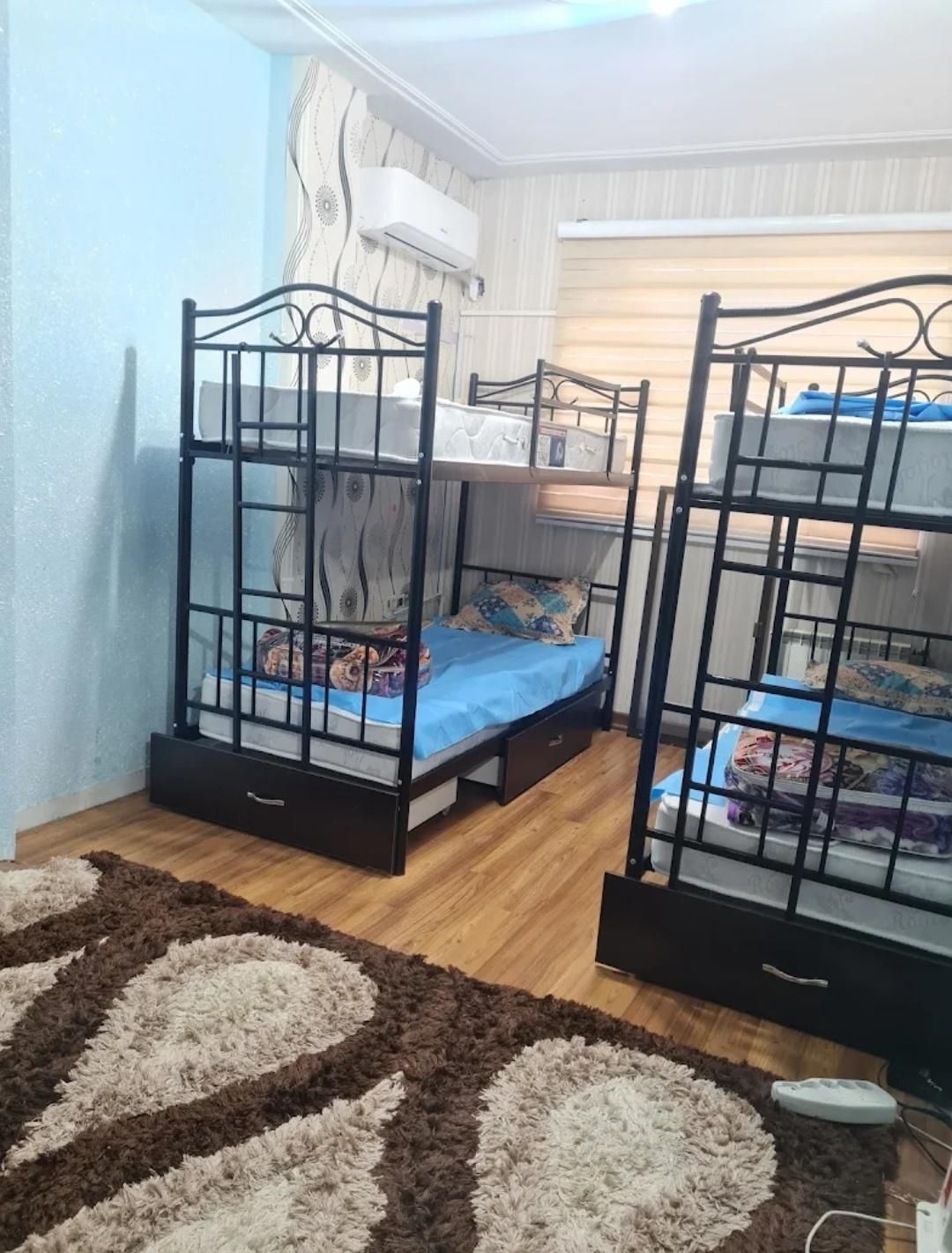 اتاق چهار تخت خوابگاه دخترانه|اجارهٔ کوتاه‌مدت آپارتمان و سوئیت|رشت, گلباغ نماز|دیوار