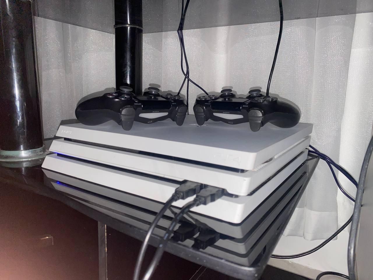 کنسول بازی ps4 pro کپی خور دو ترابایت|کنسول، بازی ویدئویی و آنلاین|مشهد, چهاربرج|دیوار
