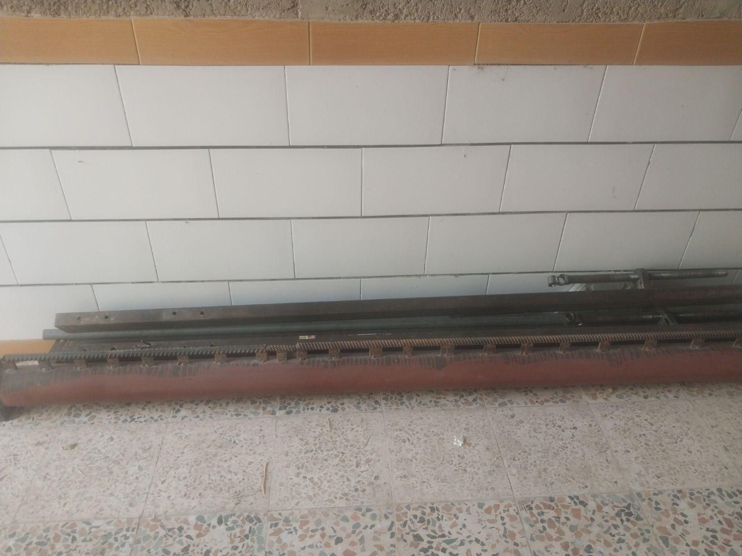 کارگاه قالی|فرش|لاران, |دیوار