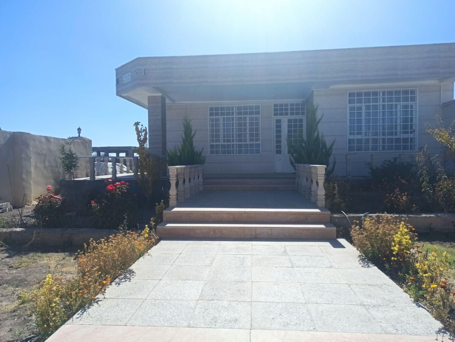 ویلا لاکچری تمام ملک درمرکزساردوییه بهترین مکان|فروش خانه و ویلا|جیرفت, |دیوار