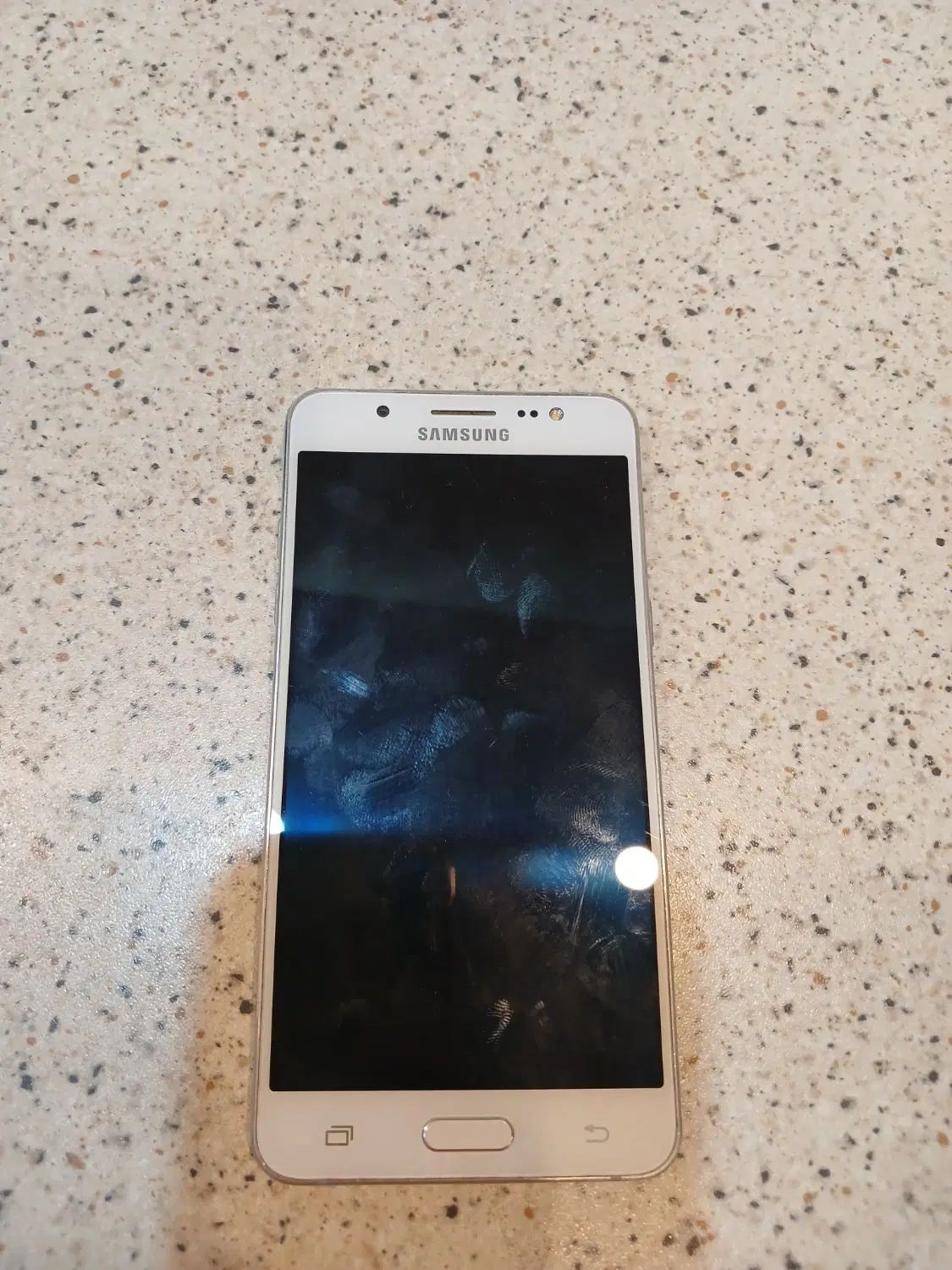 سامسونگ Galaxy J5 با حافظهٔ ۱۶ گیگابایت|موبایل|کرج, مهرویلا شمالی|دیوار