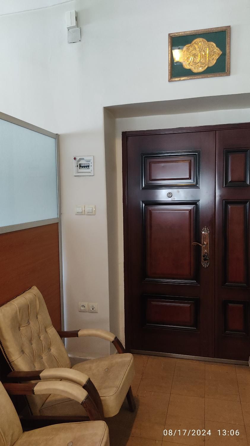 اجاره دفتر روزانه|اجارهٔ کوتاه‌مدت دفتر کار و فضای آموزشی|تهران, بهار|دیوار