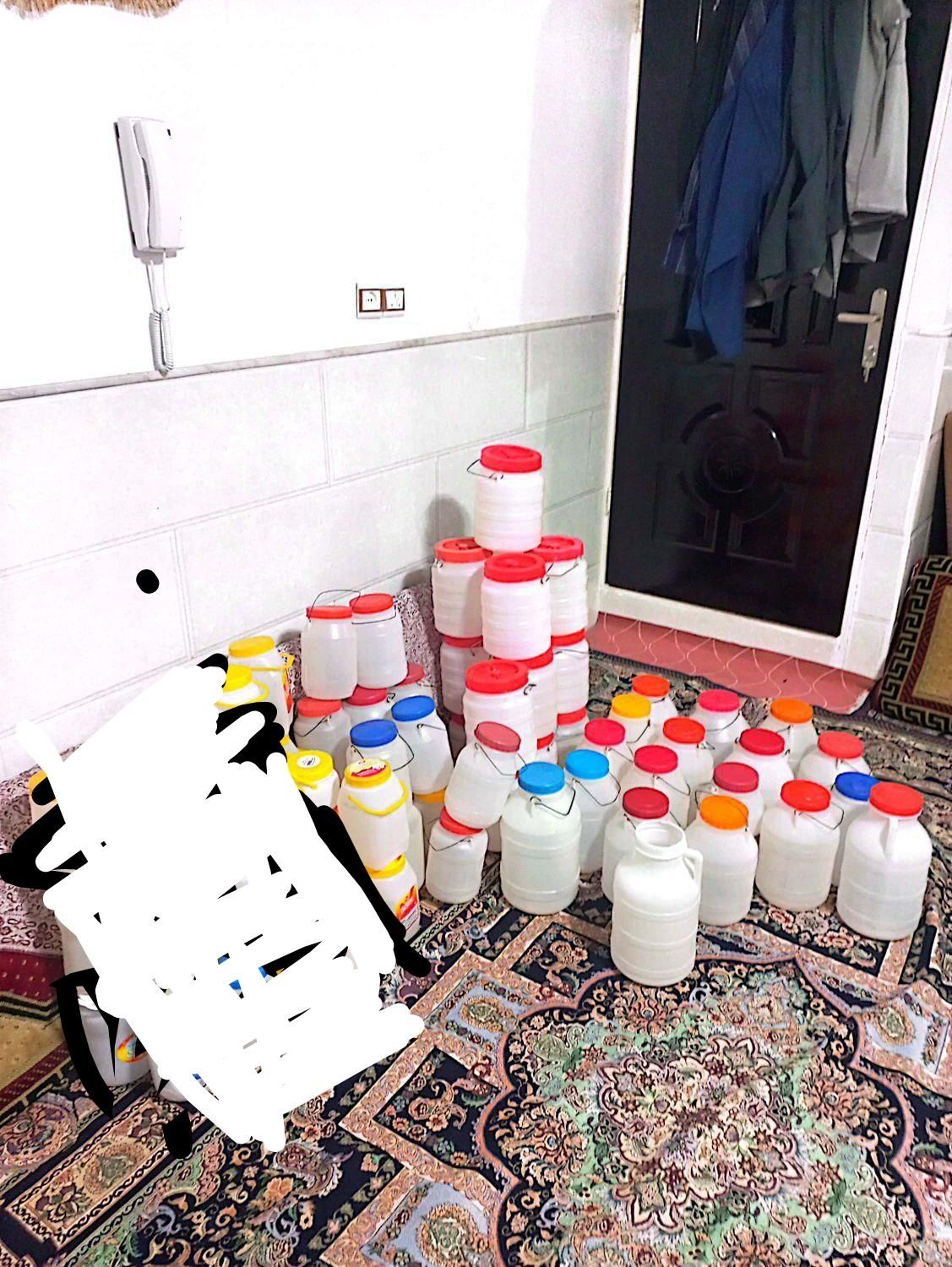سلام وقت بخیر دبه ماستی در سایز مختلف تمیز ودرحدنو|ظروف نگهدارنده، پلاستیکی، یک‌بارمصرف|قم, زاد|دیوار
