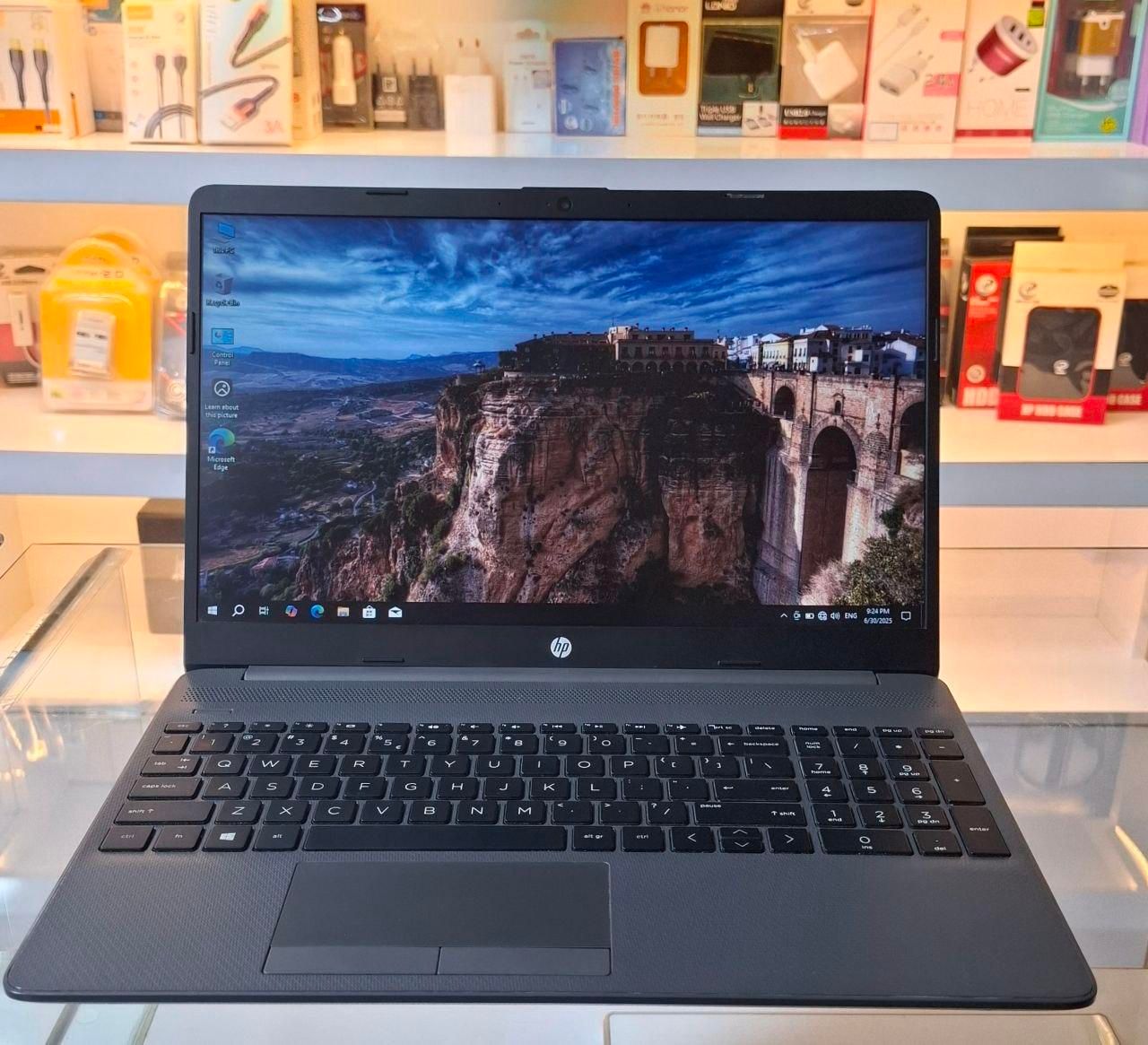 لپتاپ با کیفیت hp پر قدرت R3 مغازه|رایانه همراه|ساوه, |دیوار