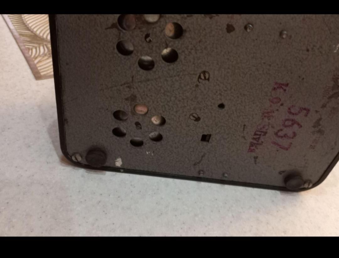 تلفن بسیار قدیمی وهندلی|کلکسیون و سرگرمی|قزوین, |دیوار