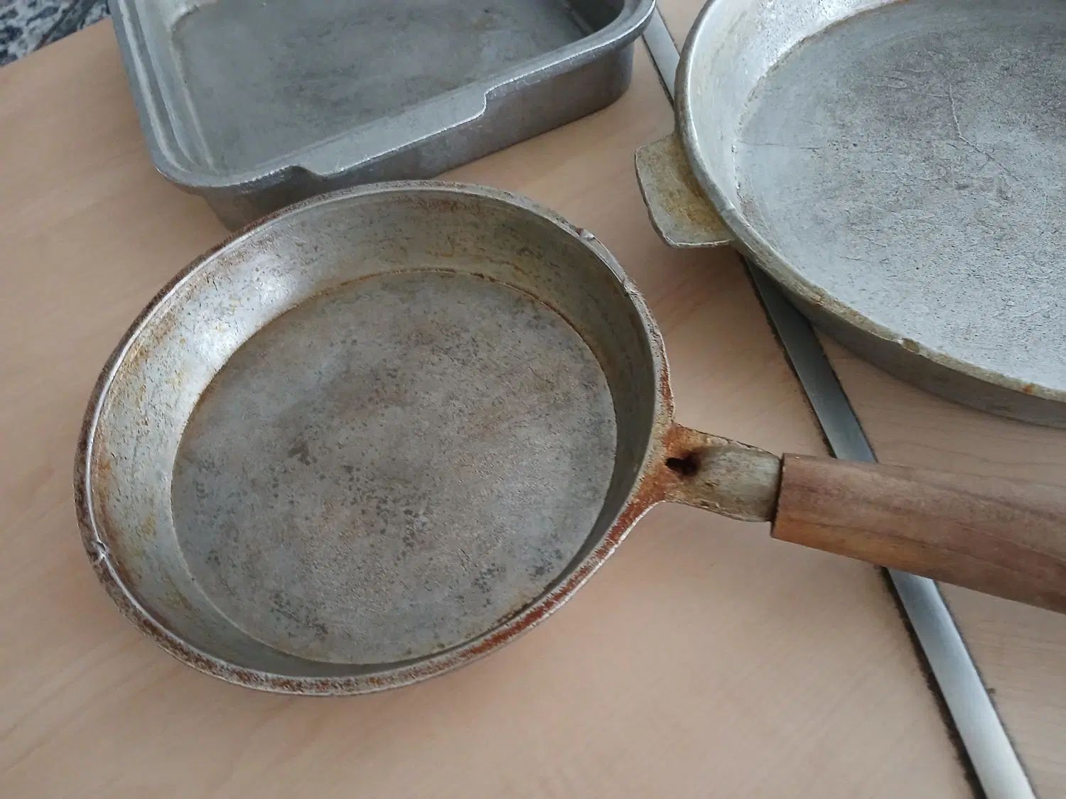 سه عدد تابه چدنی|ظروف پخت‌وپز|تهران, شهرآرا|دیوار