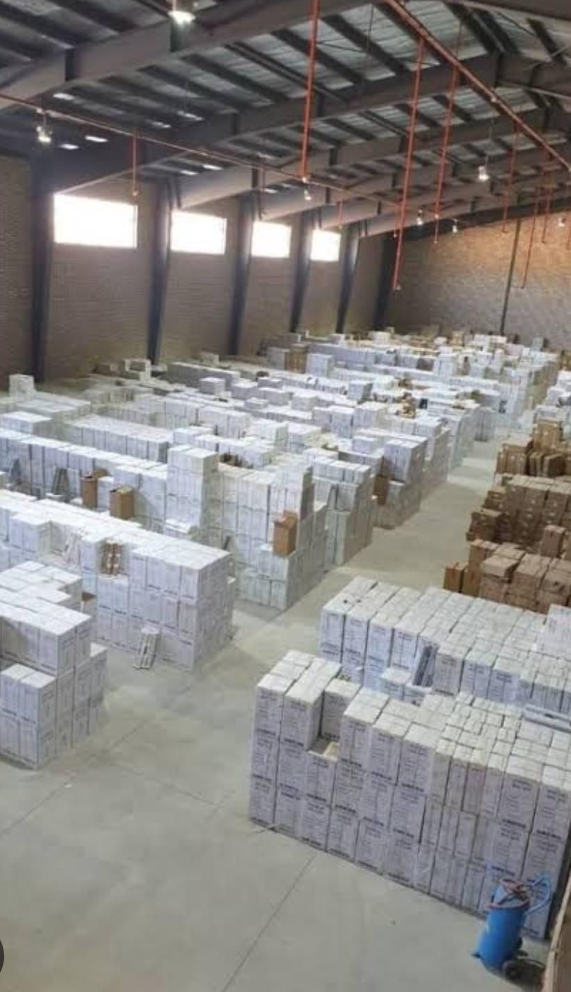 آقای چکی پارکت کناف کاغذدیواری گچبری پیش ساخته|خدمات پیشه و مهارت|تبریز, |دیوار