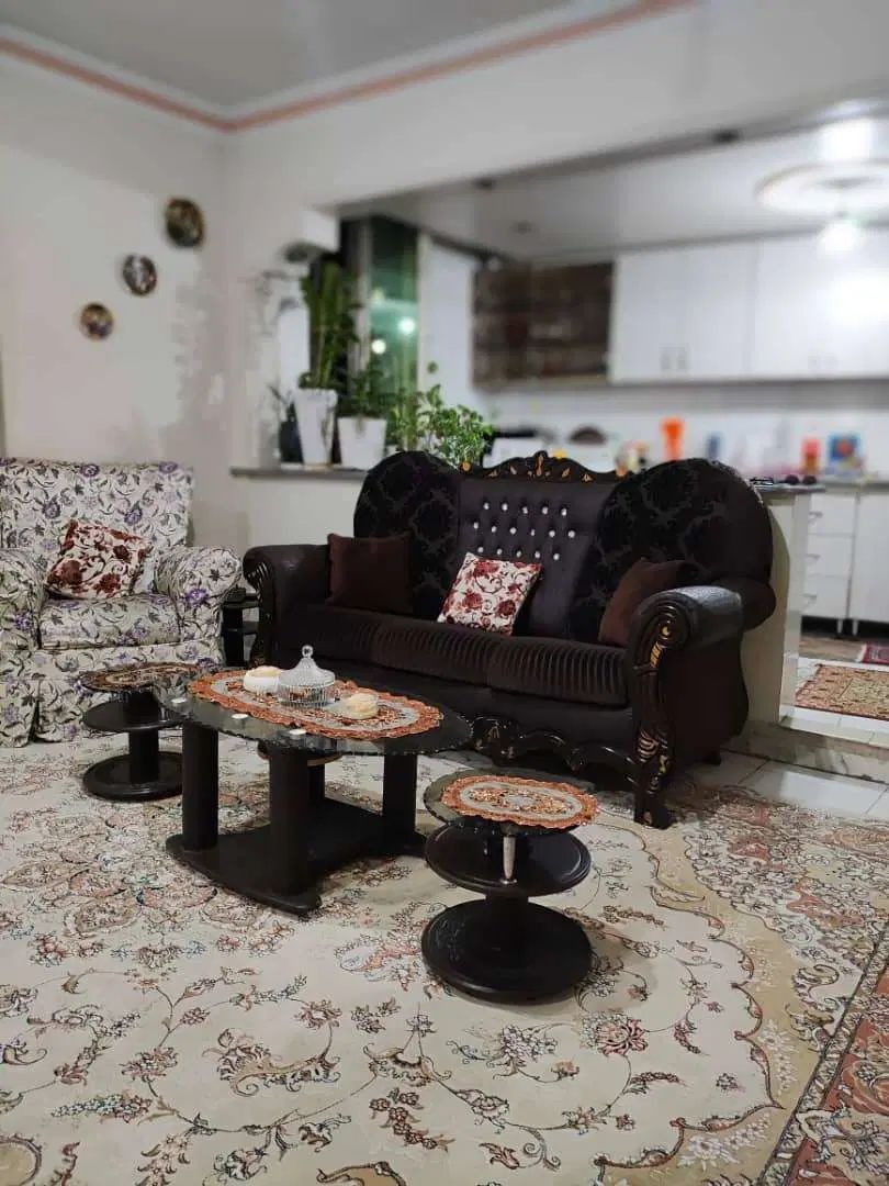 مبل ۹ نفره چوبی باکیفیت|مبلمان خانگی و میز عسلی|تهران, بروجردی|دیوار