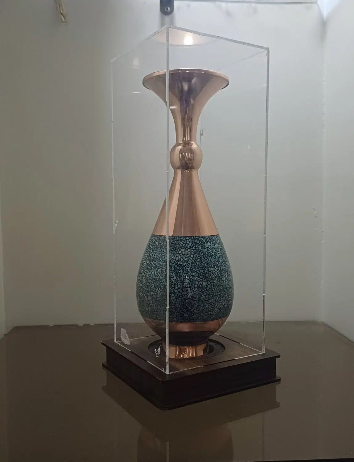 گلدان مس و فیروزه آقاجانی ۲۶ سانتی مناسب هدیه|صنایع دستی و سایر لوازم تزئینی|تهران, طرشت|دیوار
