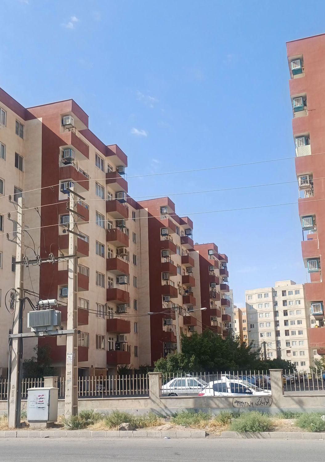 آپارتمان ۸۰ متری ۲ خواب با پارکینگ سندی ابریشم|فروش آپارتمان|چهارباغ, |دیوار