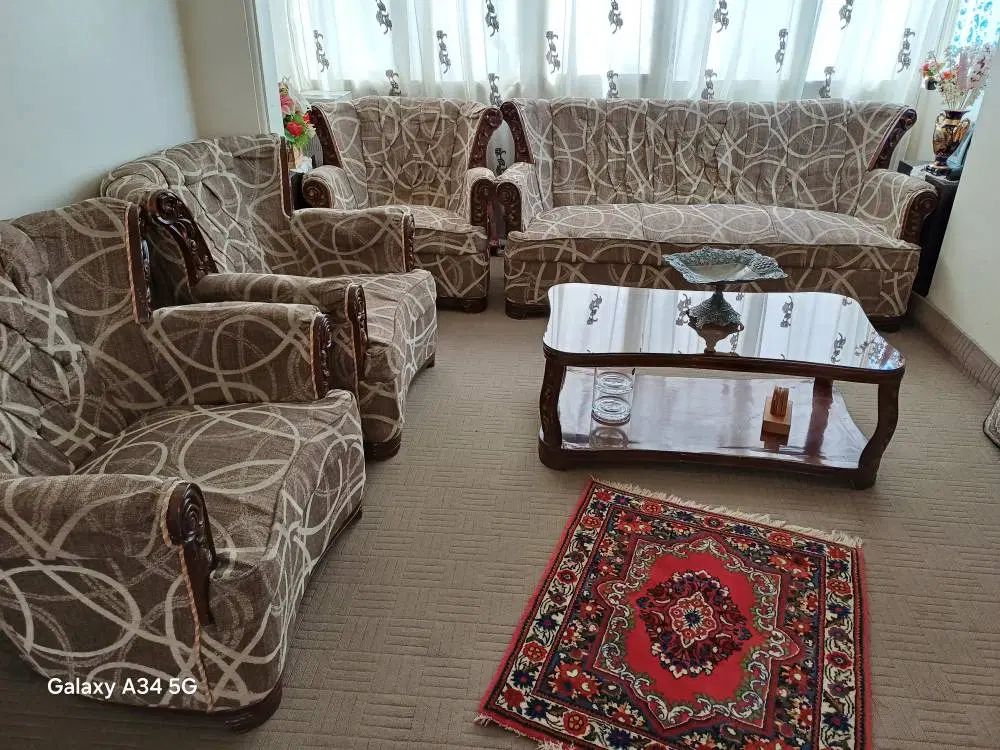 مبل ۷ نفره راحتی|مبلمان خانگی و میز عسلی|تهران, دهم فروردین|دیوار