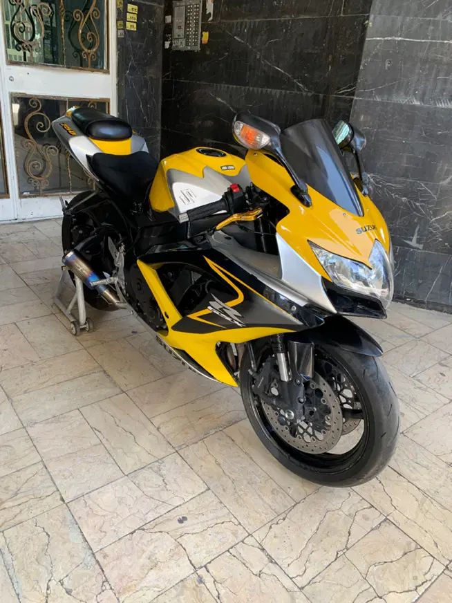 Gsxr750 2011|موتورسیکلت|تهران, ستارخان|دیوار