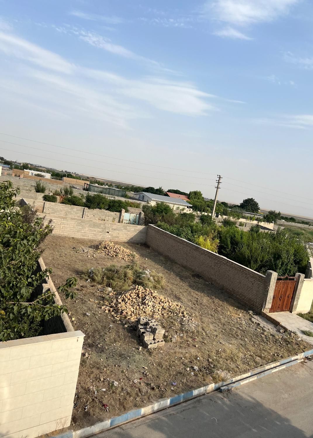 290 متر زمین مسکونی در روستایی آرام و تهرانی نشین|فروش زمین و ملک کلنگی|کرج, مهرویلا جنوبی|دیوار