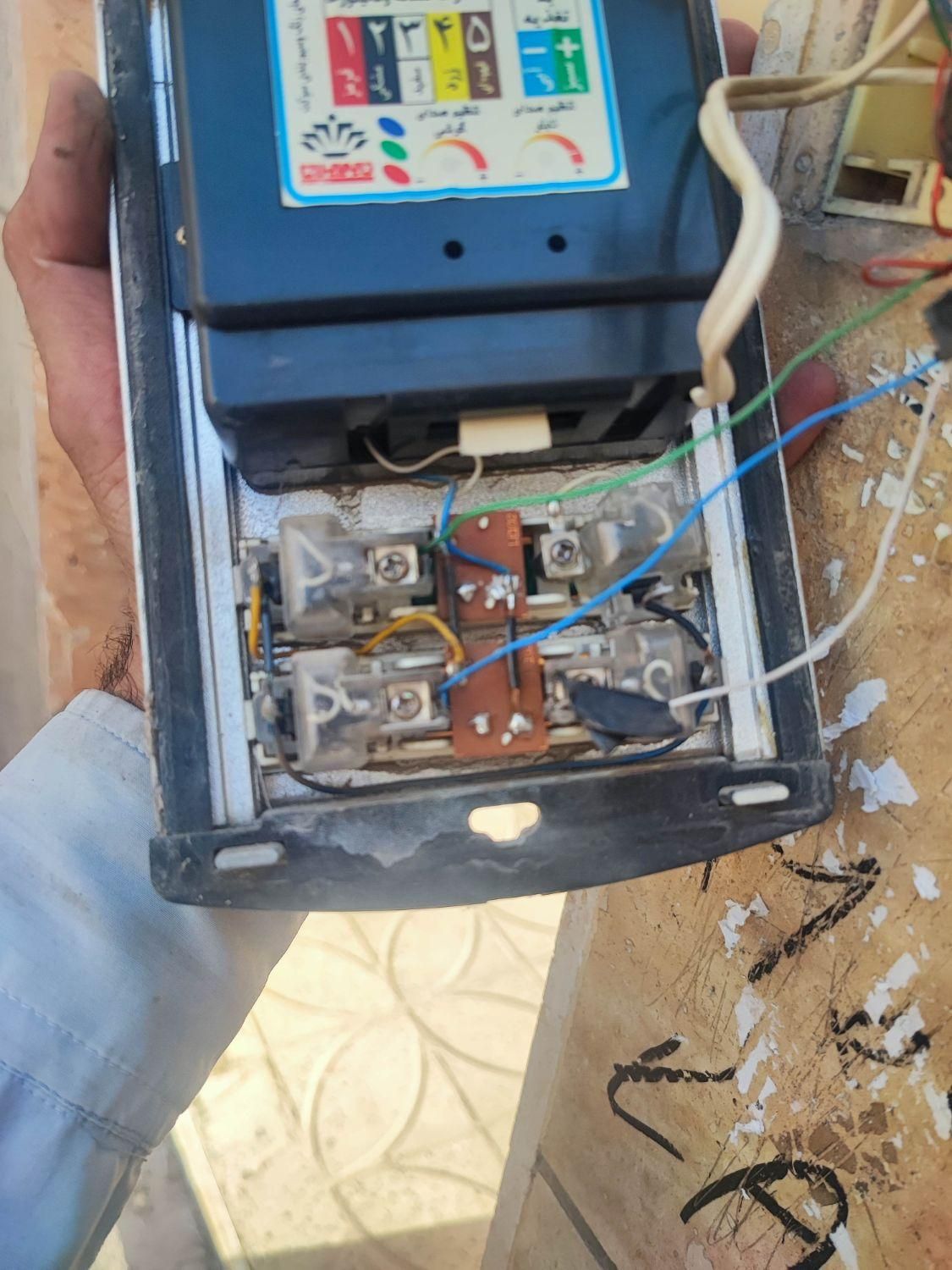 تعمیرات آیفون تصویری وقفل برقی. کله گاوی.|خدمات پیشه و مهارت|اندیشه, اندیشه فاز ۱|دیوار