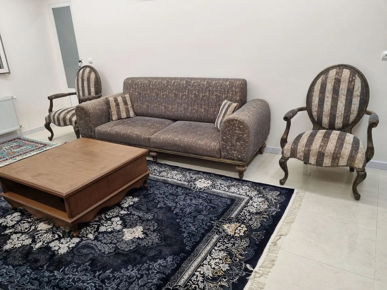 مبل نیم ست ۵ نفره همراه با جلو مبل تمام چوب|مبلمان خانگی و میز عسلی|بومهن, |دیوار