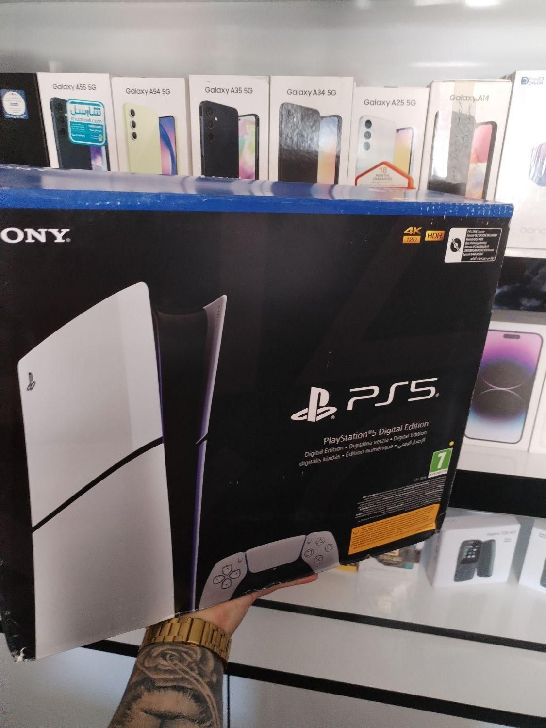 فروش کنسول بازی  PS 5  و دسته بازی از دم اقساط|کنسول، بازی ویدئویی و آنلاین|اصفهان, ارزنان|دیوار