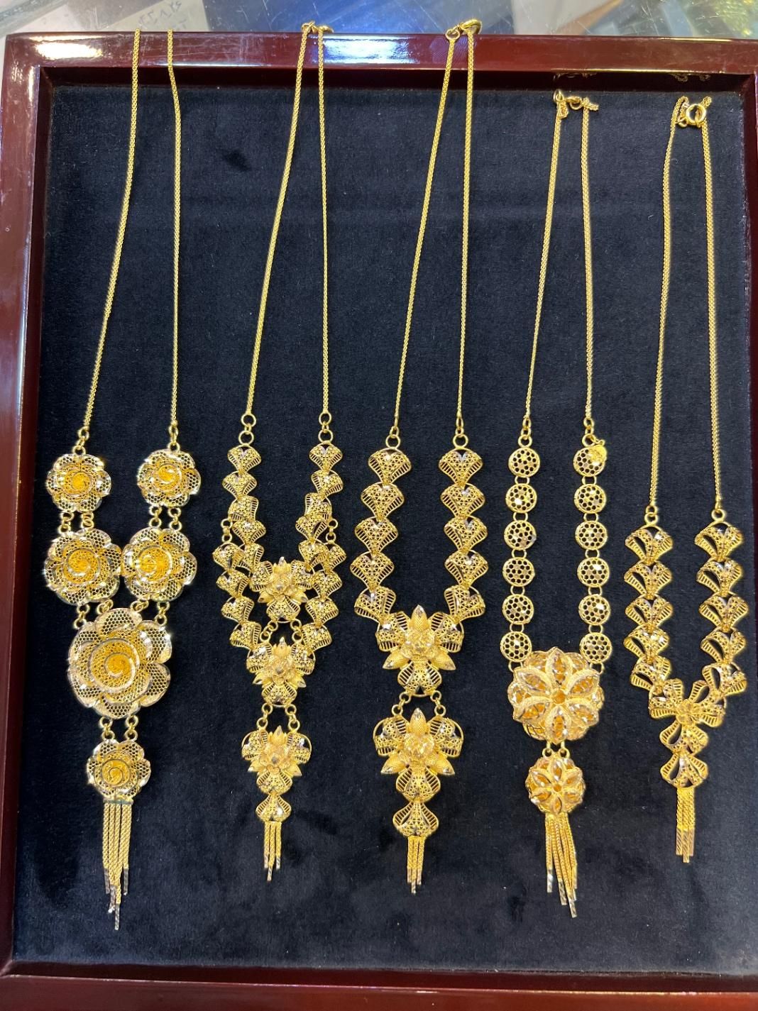 گردنبند های کلکته زیبا و نمادار|جواهرات|کاشان, بازار کاشان|دیوار