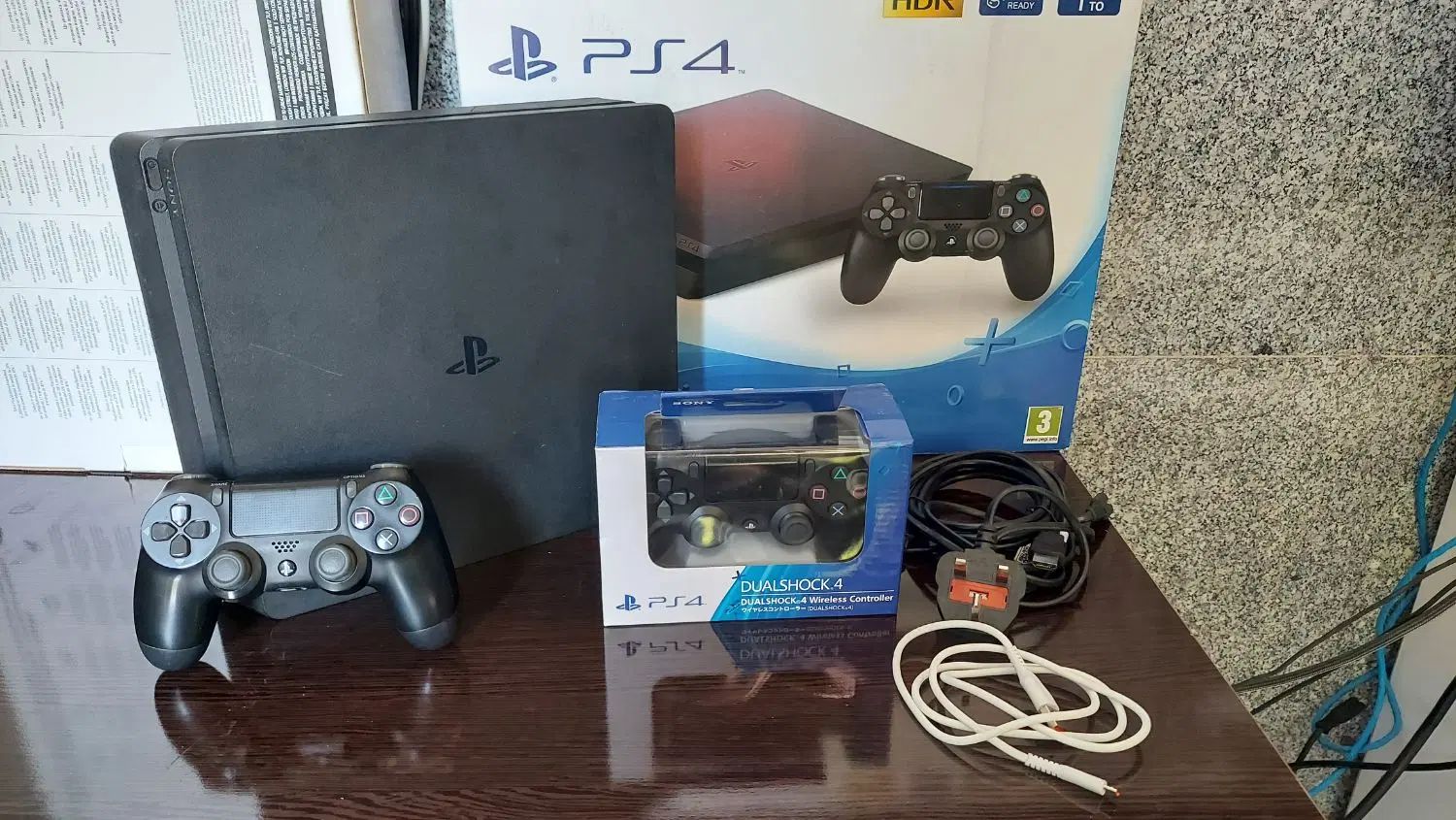 ps4 اسلیم یک ترابایت کپی خور با دو دسته|کنسول، بازی ویدئویی و آنلاین|کرمانشاه, |دیوار