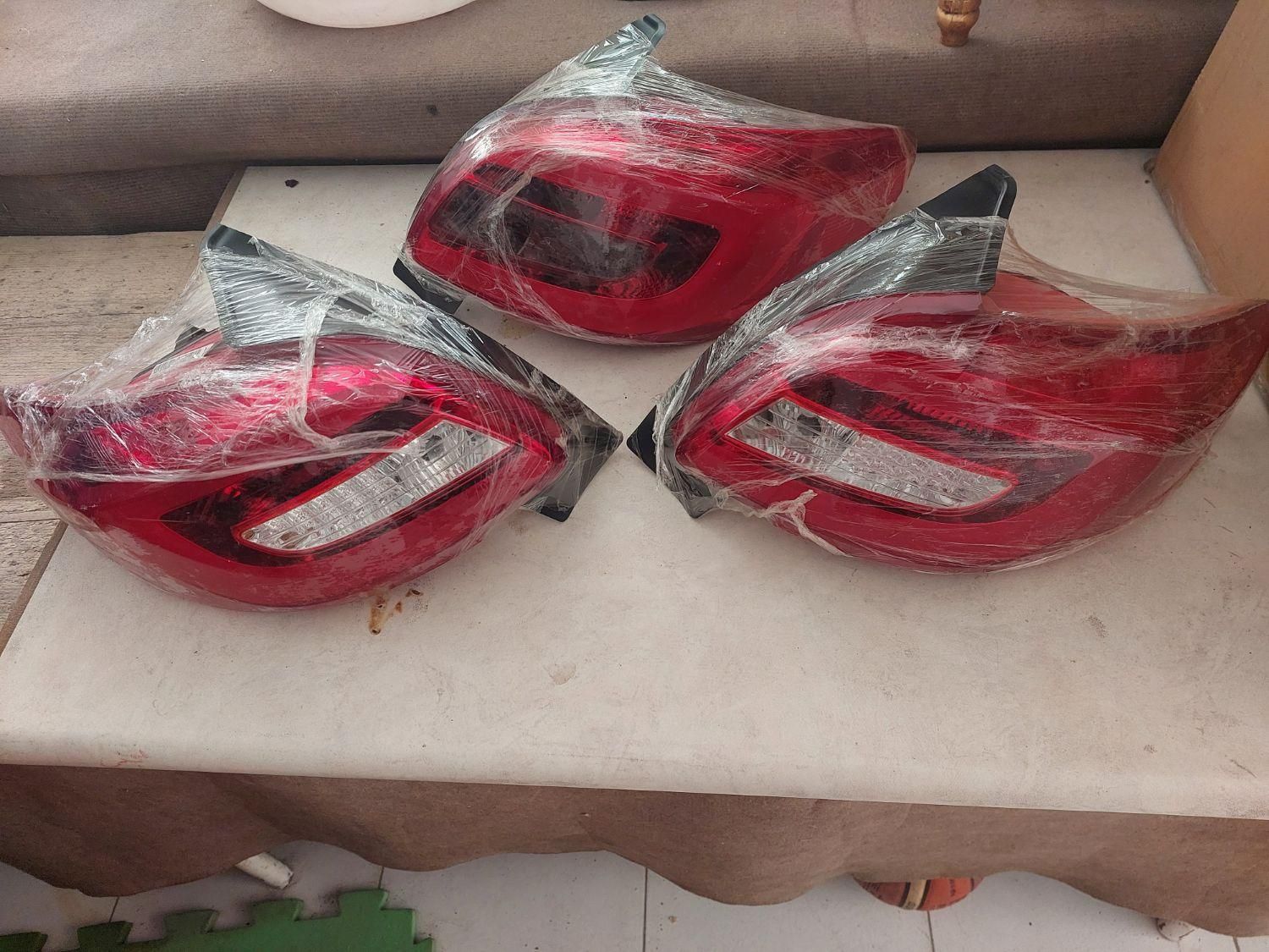 چراغ خطر ۲۰۷و۲۰۶|قطعات یدکی و لوازم جانبی|تهران, شهرک طالقانی|دیوار