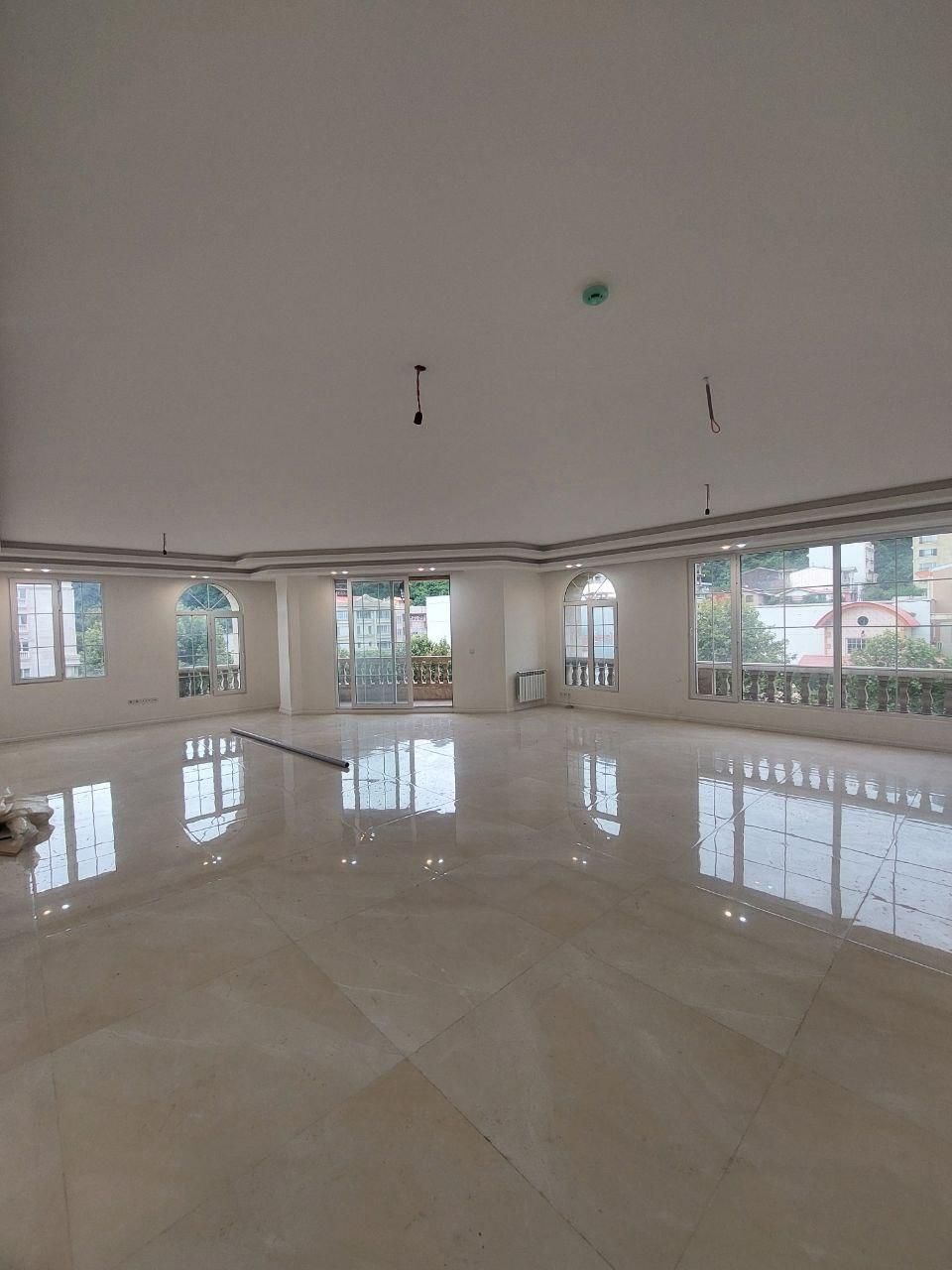 ۲۴۰ متر آپارتمان / کارگر / بدون مشابه|فروش آپارتمان|لاهیجان, رجایی|دیوار