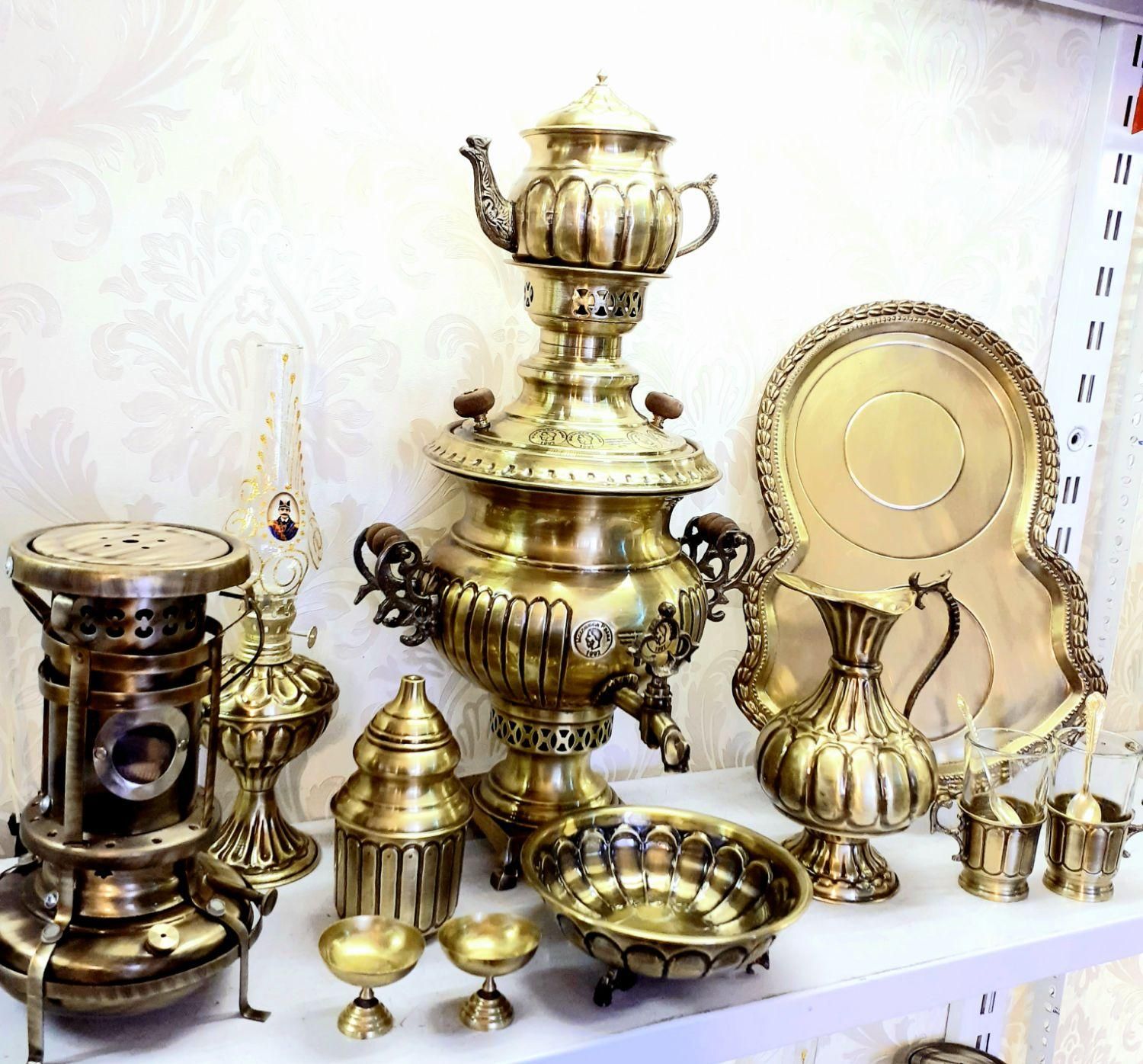 سماور زغالی نگین با ست ۱۴ تیکه ذغالی|کلکسیون اشیاء عتیقه|تهران, عارف|دیوار