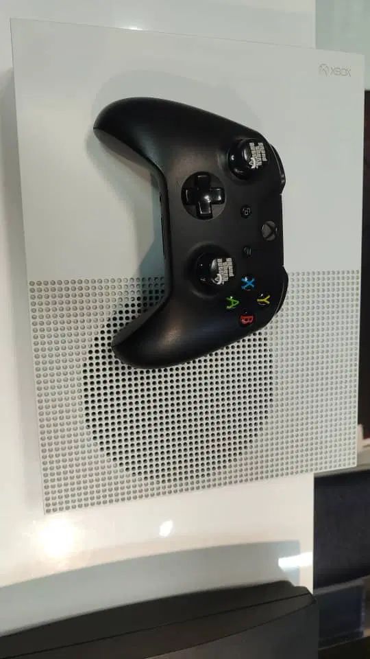 دستگاه xbox 1s یک ترا در حد نو|کنسول، بازی ویدئویی و آنلاین|تبریز, |دیوار