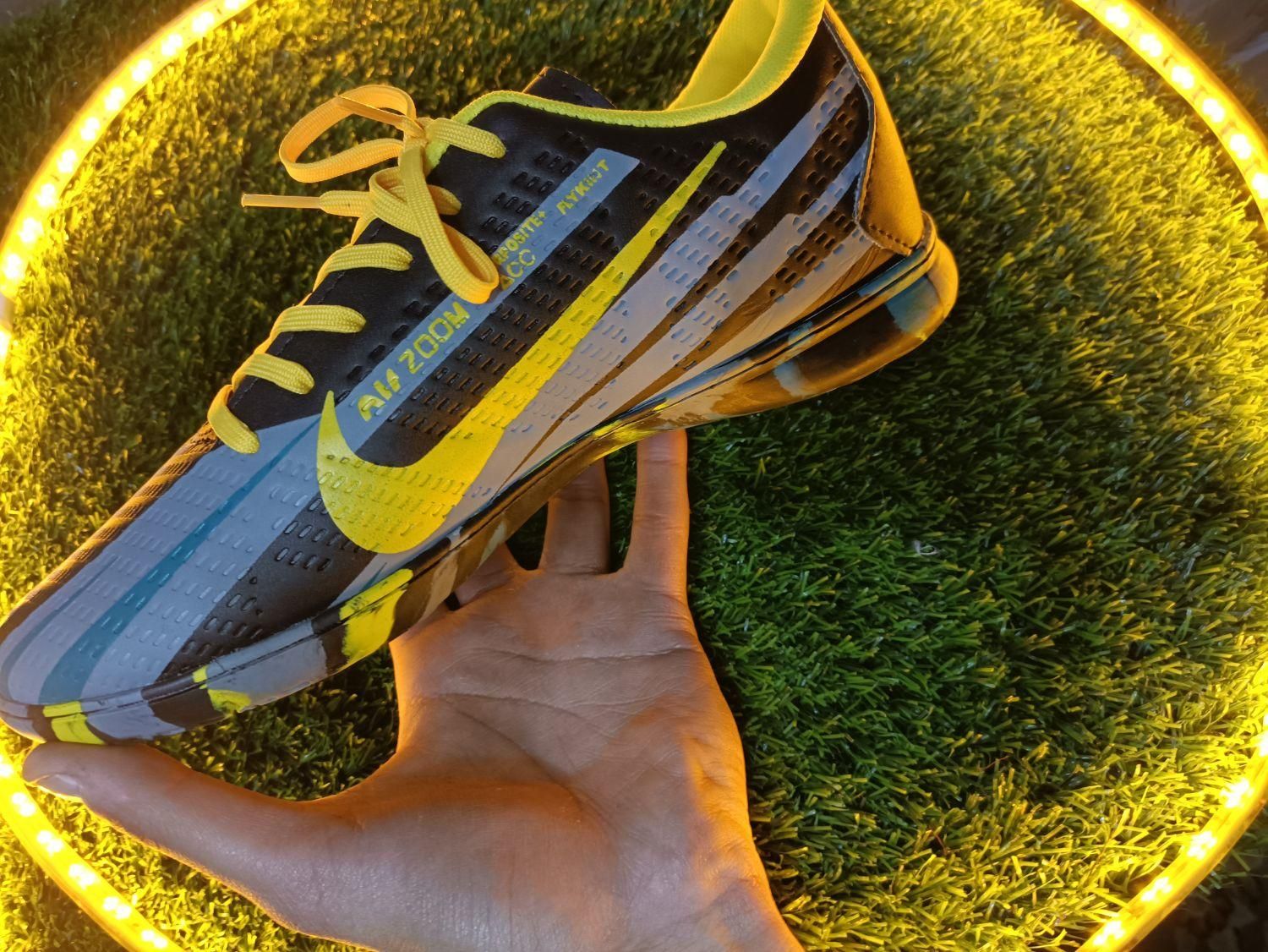 کفش کتونی سالنی فوتسال با کیفیت|ورزشهای توپی|قم, نیروگاه|دیوار