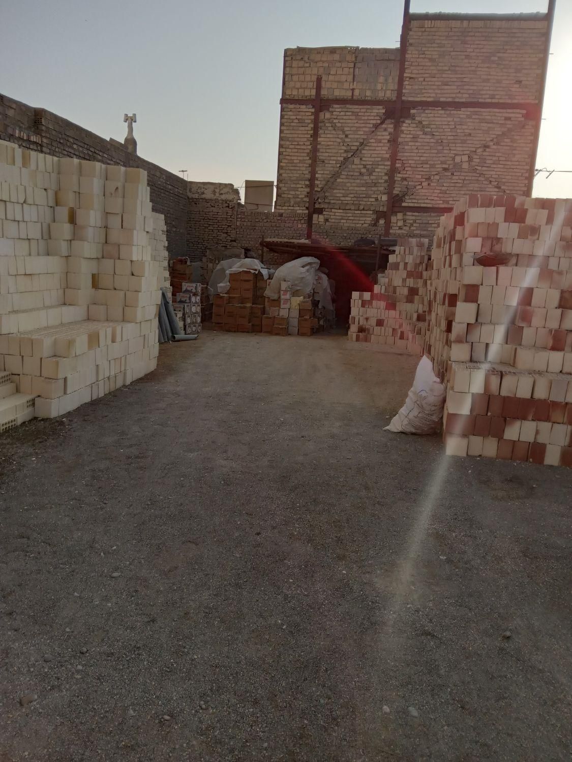 فروش انواع آجر بلوک ۱۵ و۱۰ سانتی|خدمات پیشه و مهارت|زابل, |دیوار