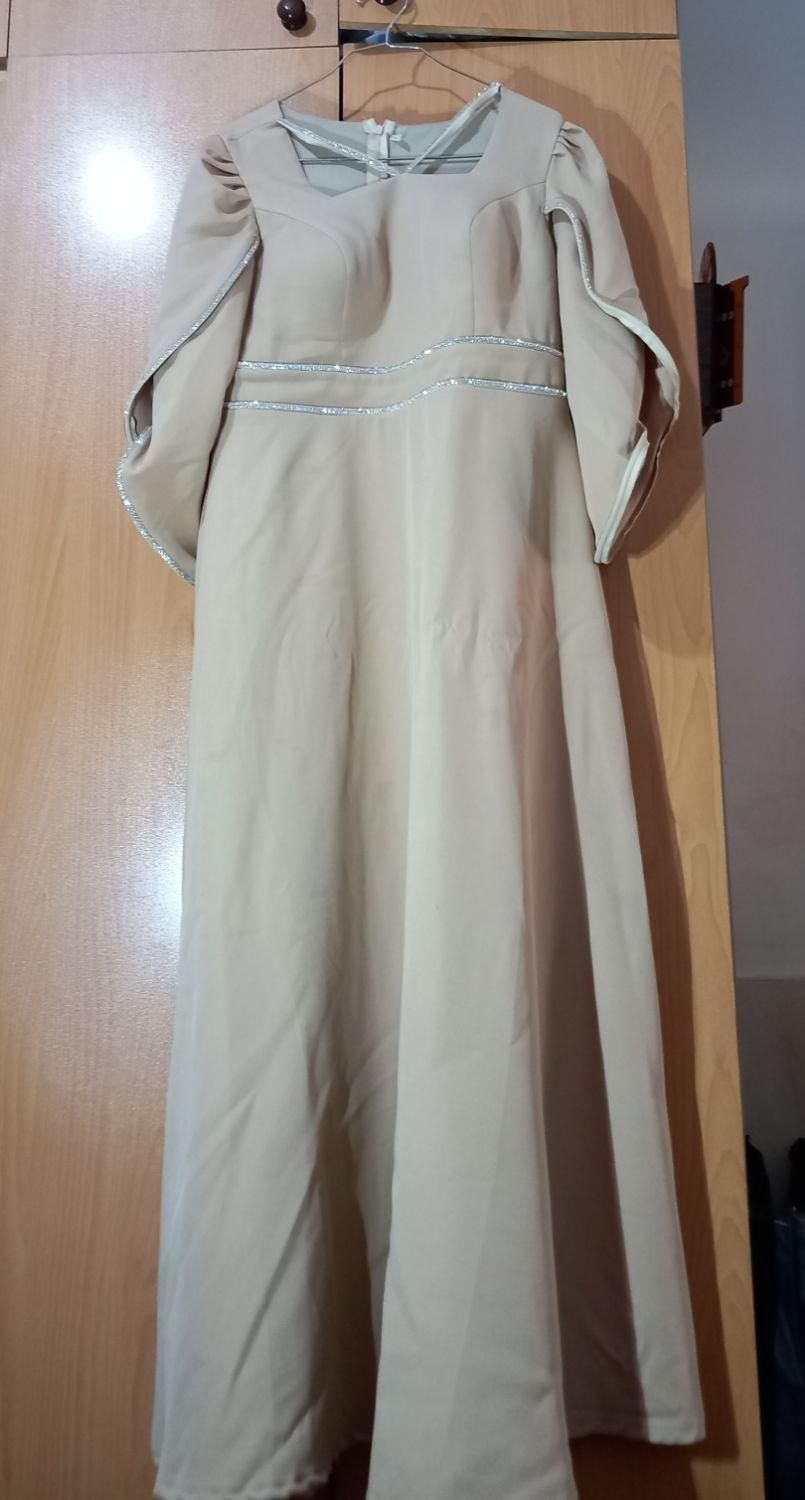 لباس مجلسی|لباس|فلاورجان, |دیوار