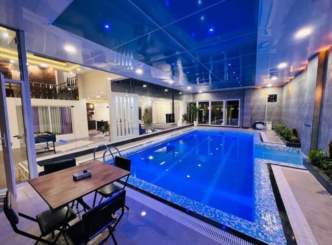 اجاره باغ ویلا بادواستخر سرپوشیده و روبازبرای امشب|اجارهٔ کوتاهمدت ویلا و باغ|تهران, چیتگر جنوبی|دیوار