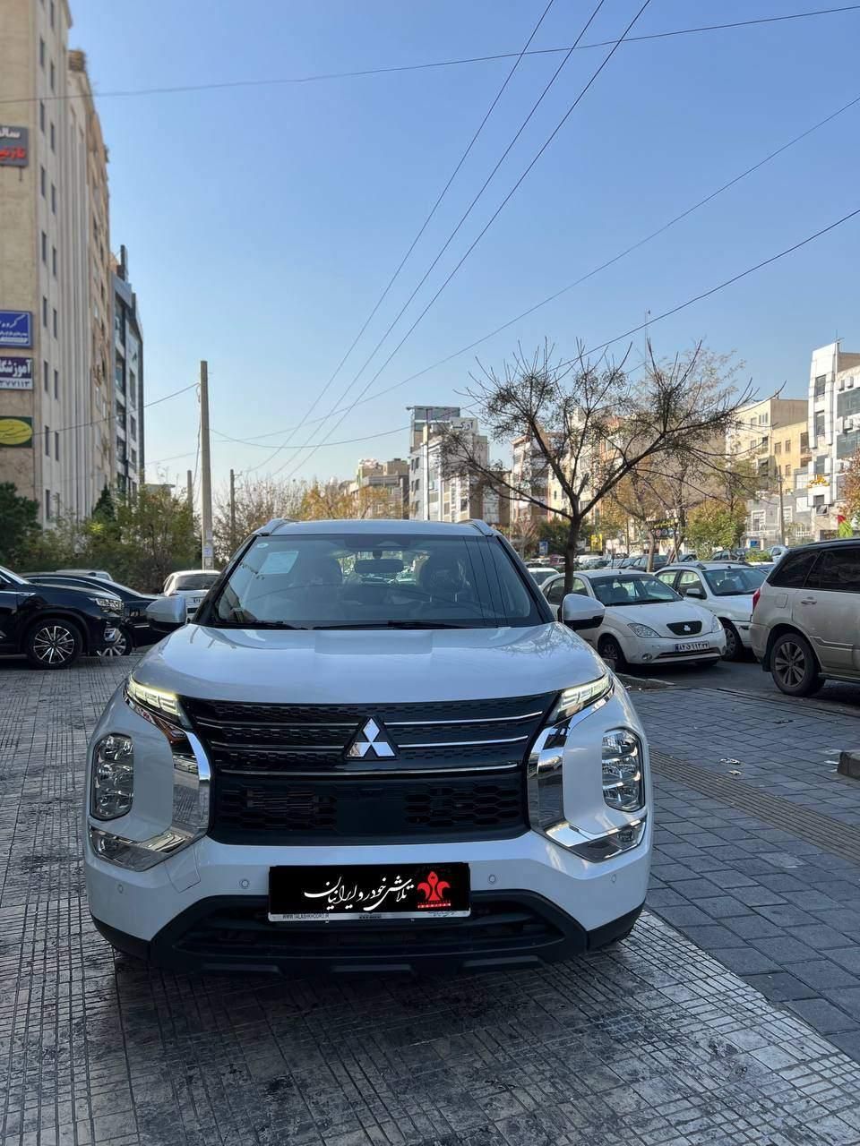میتسوبیشی اوتلندر M|خودرو سواری و وانت|تهران, سعادت‌آباد|دیوار
