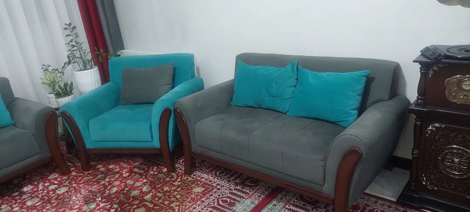 مبلمان۷نفره با ست میزوصندلی۴نفره بسیار تمیز و شیک|مبلمان خانگی و میز عسلی|تهران, شهرک چیتگر|دیوار