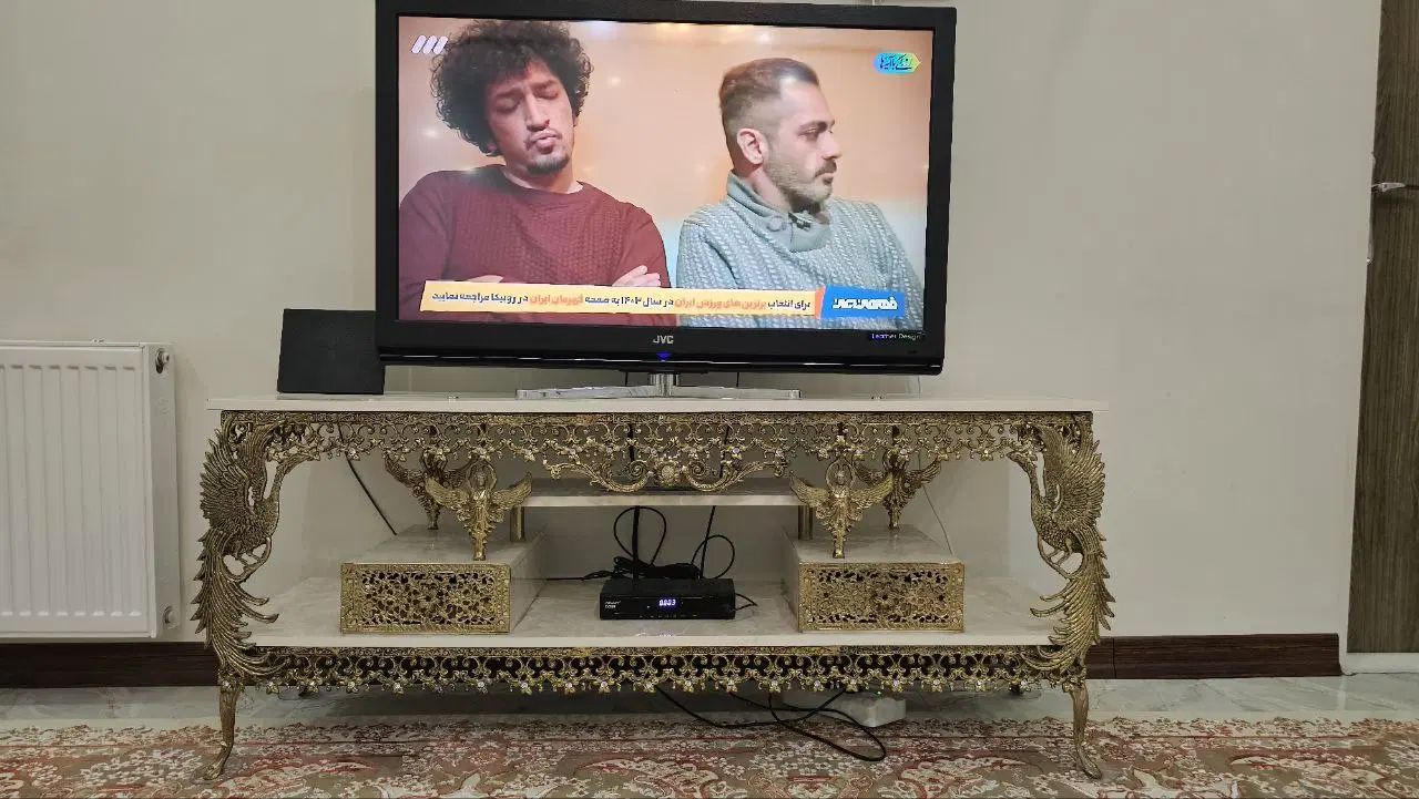 میز تلویزیون برنجی در حد نو|میز تلویزیون|تهران, بهارستان|دیوار