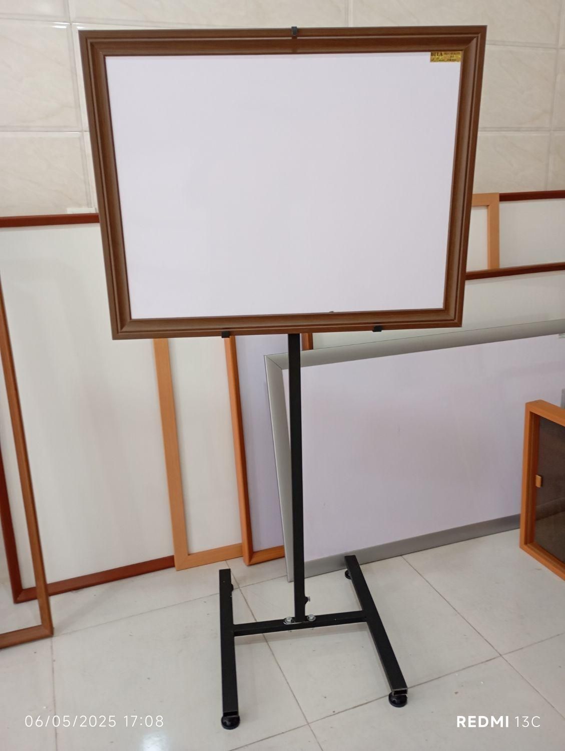 تخته وایت برد کلاسیک با پایه سایز ۱۰۰در۸۰ در کرج|لوازم التحریر|کرج, حصارک بالا|دیوار