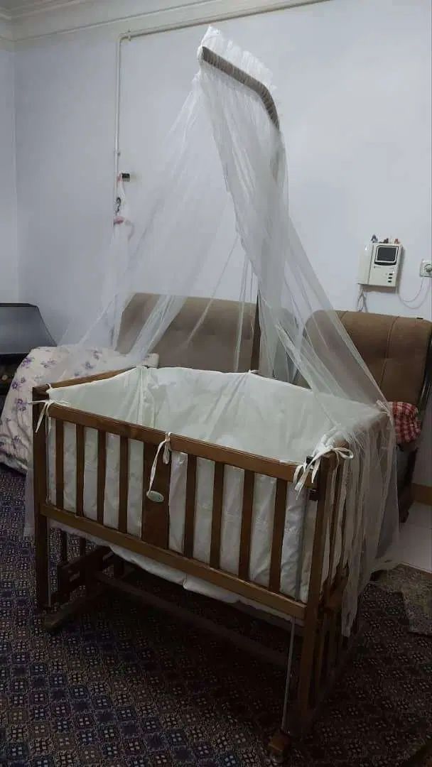 تخت نوزاد|تخت و صندلی بچه|رشت, استقامت ۱|دیوار