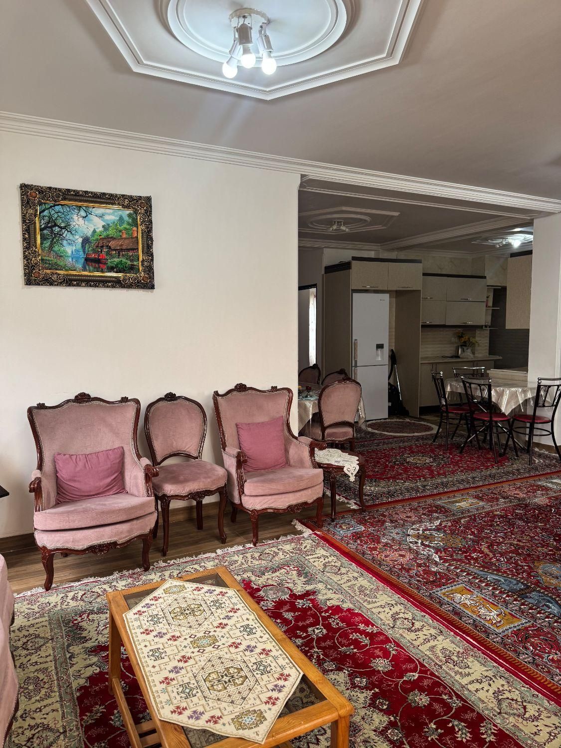 ۱۲۰ متری ۲ خواب تمیز و داخل شهر با حیاط جای ماشین|اجارهٔ کوتاه‌مدت آپارتمان و سوئیت|رامسر, |دیوار