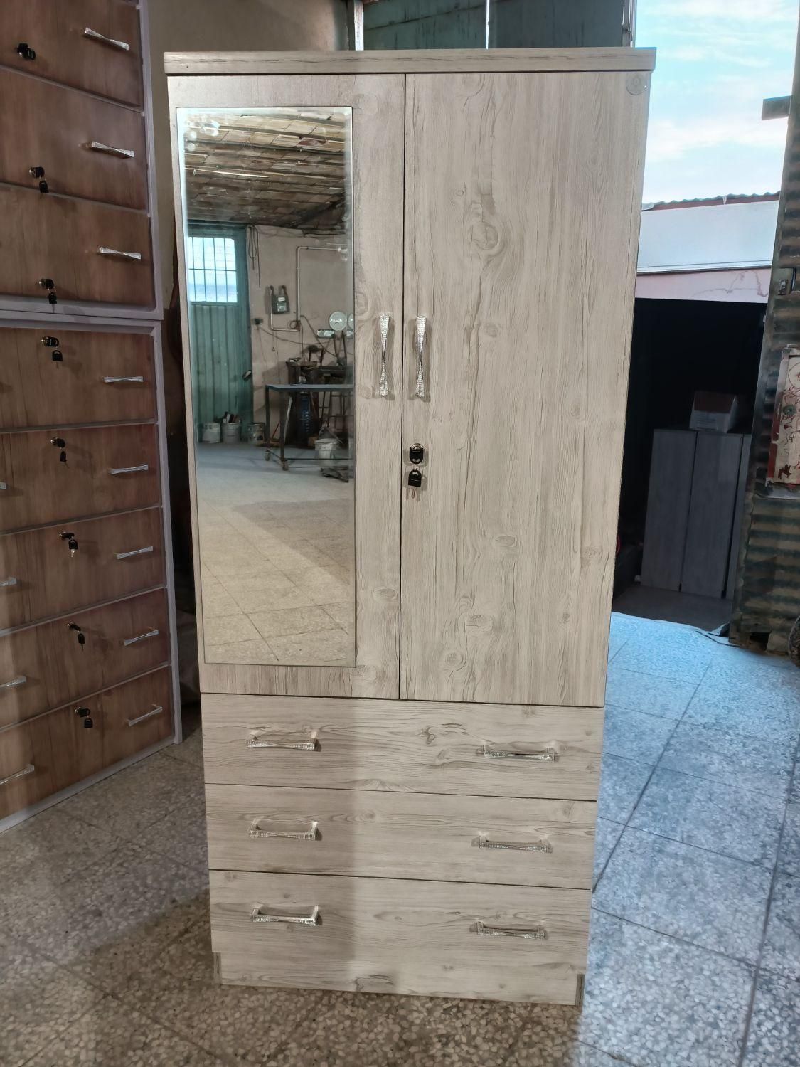 کمد ،دراور ، میز آرایش،|جاکفشی، کمد، دراور|یزد, |دیوار