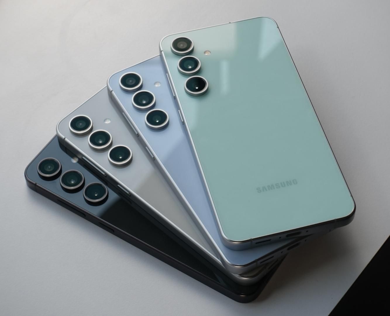 سامسونگ Galaxy S24 FE حافظه۲۵۶ رم۸(پلمپ)|موبایل|اصفهان, ملک‌شهر|دیوار