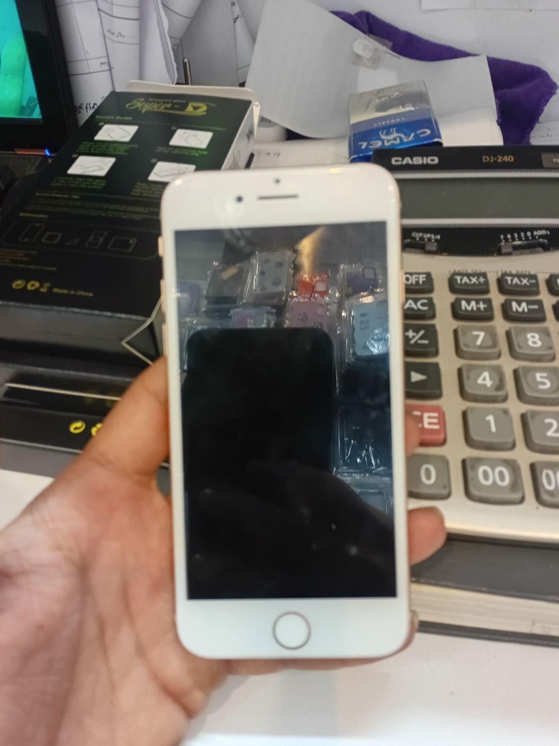 اپل iPhone 8 با حافظهٔ ۶۴ گیگابایت|موبایل|تهران, تسلیحات|دیوار