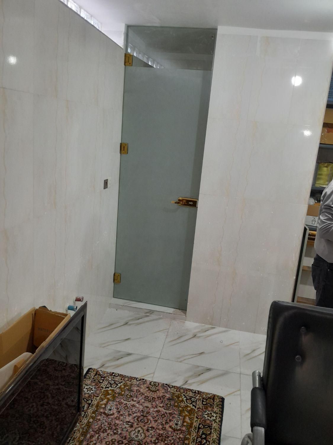 نصب وتعمیرات شیشه سکوریت  بالکن شیشه ای انواع شیشه|خدمات پیشه و مهارت|سهند, |دیوار