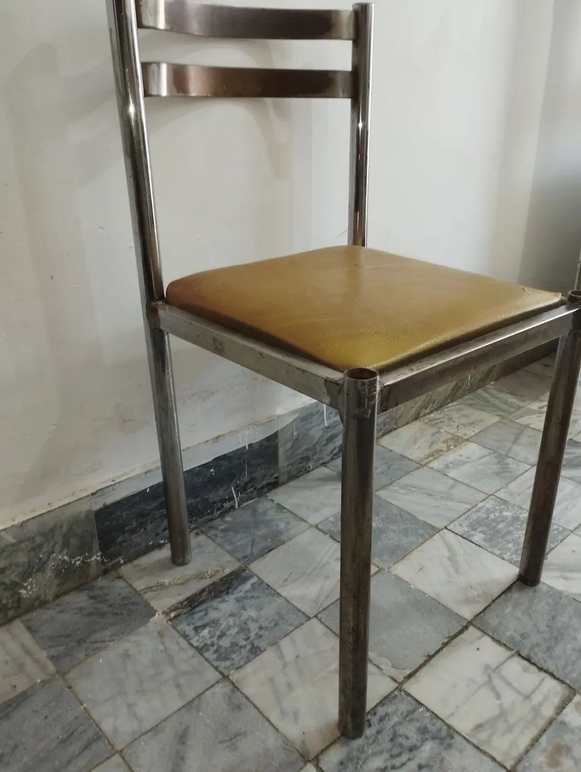 صندلی فلزی  محکم کار (سفارشی) بلوار طاقبستان|صندلی و نیمکت|کرمانشاه, |دیوار