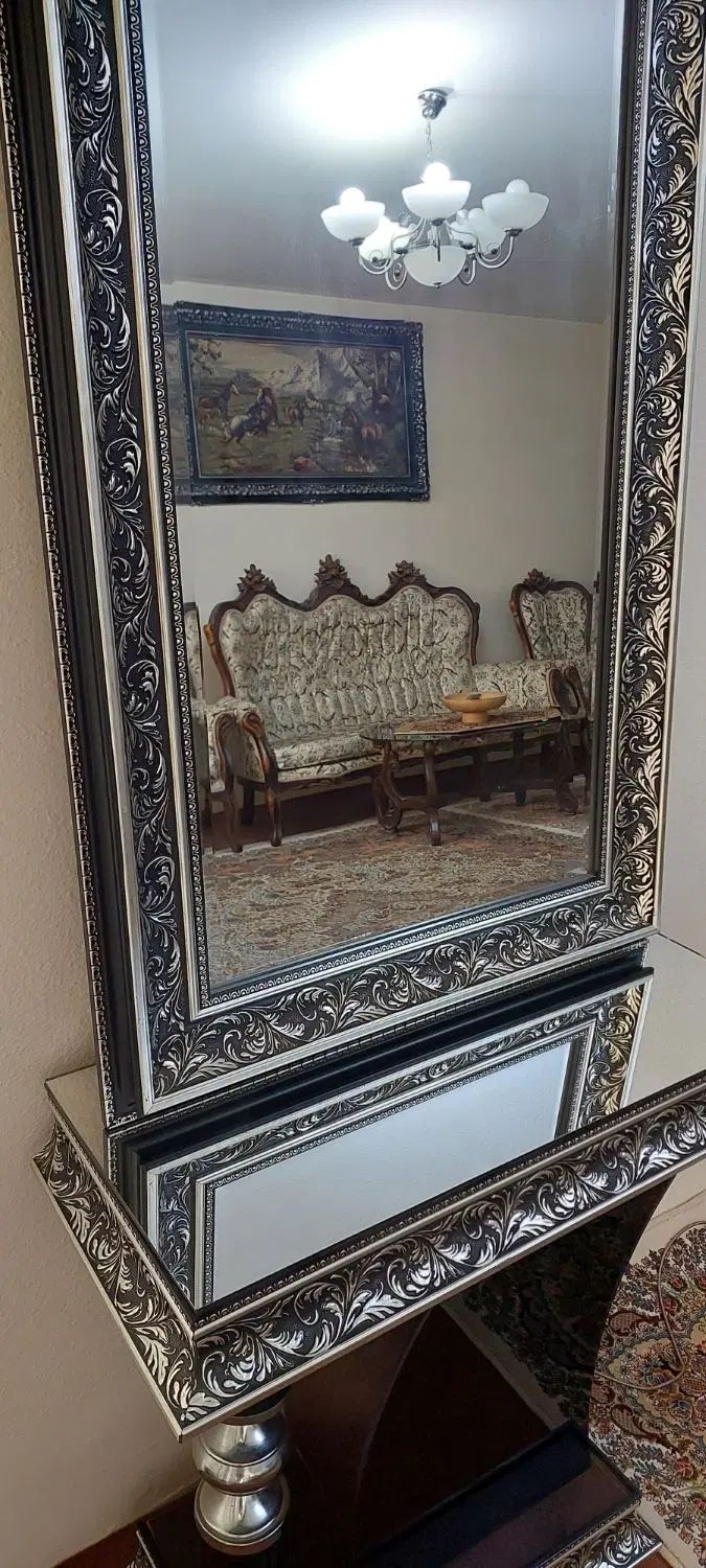 آینه و کنسول بسیا تمیز و سالم|بوفه، ویترین، کنسول|تهران, اقدسیه|دیوار