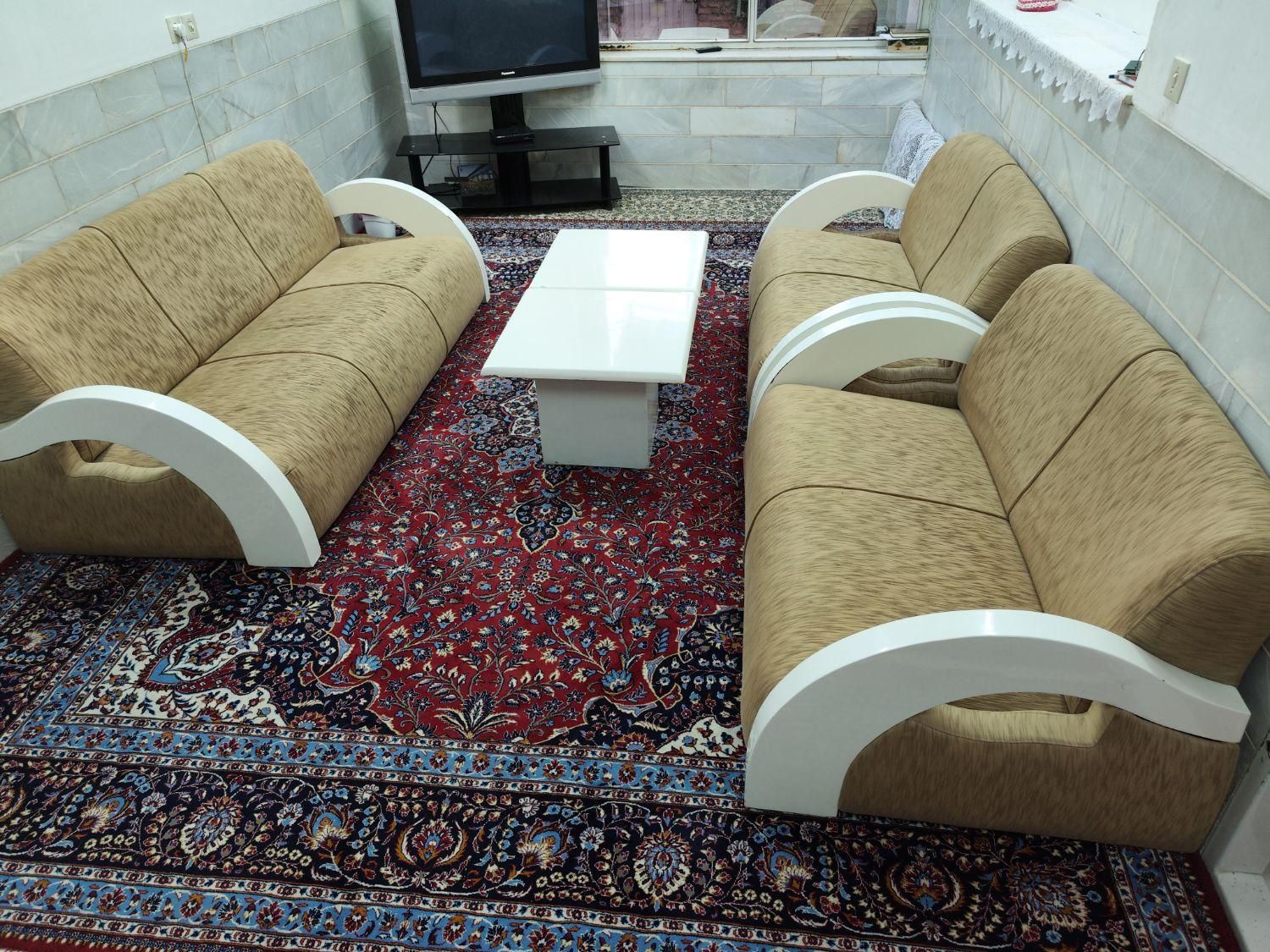 مبل هفت نفره ودوعدد جلو مبلی|مبلمان خانگی و میز عسلی|اردکان, |دیوار