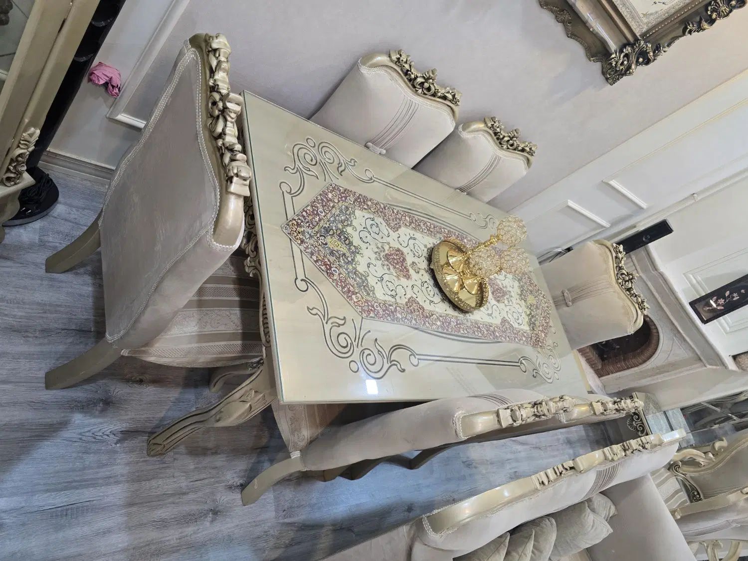 ست مبل کلاسیک ۷ نفره + میز ناهارخوری ۶ نفره|مبلمان خانگی و میز عسلی|سیرجان, |دیوار