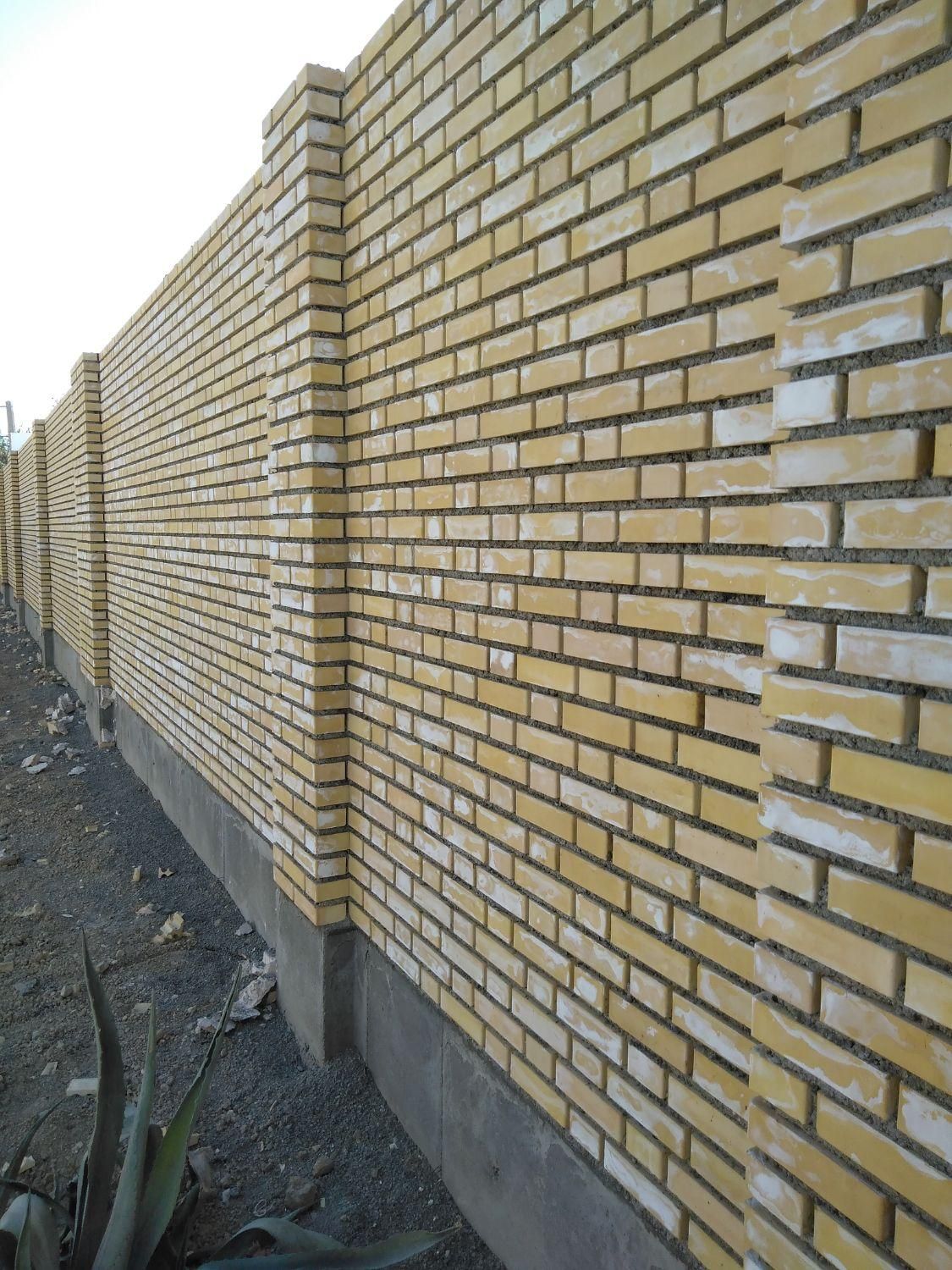 بنایی دیوار حیاط و سوله|خدمات پیشه و مهارت|کاشان, شهرک صنعتی امیرکبیر ۲|دیوار