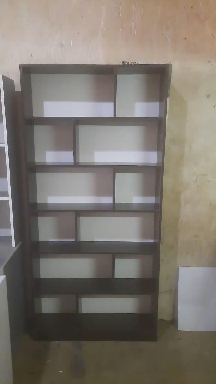 کد ۱۳۰۴|کتابخانه، شلف، قفسه‌های دیواری|قم, بیست متری ولیعصر|دیوار